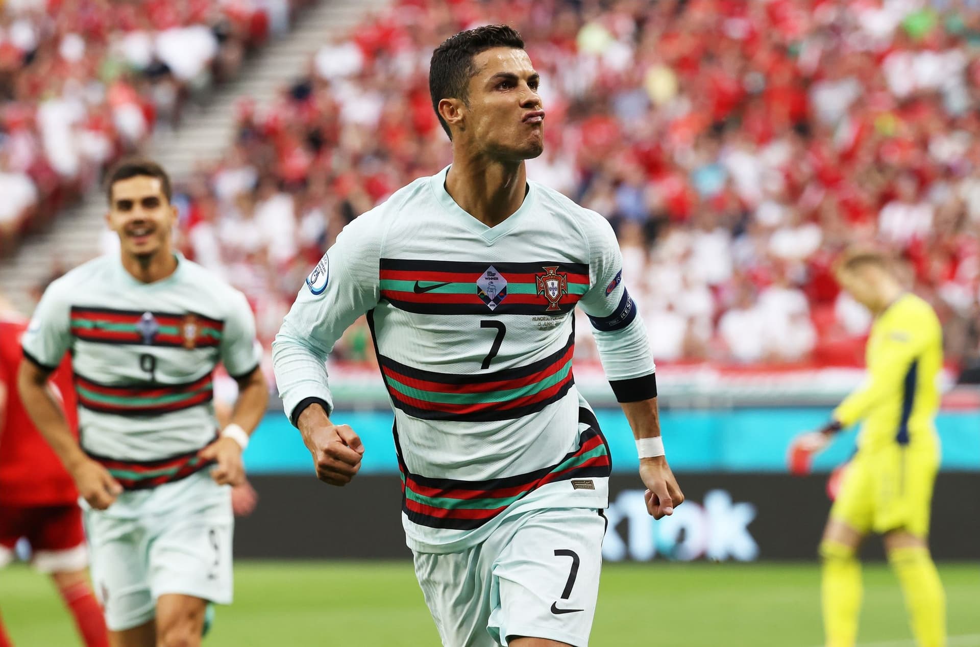 Cristiano Ronaldo está muito diferente após a fama