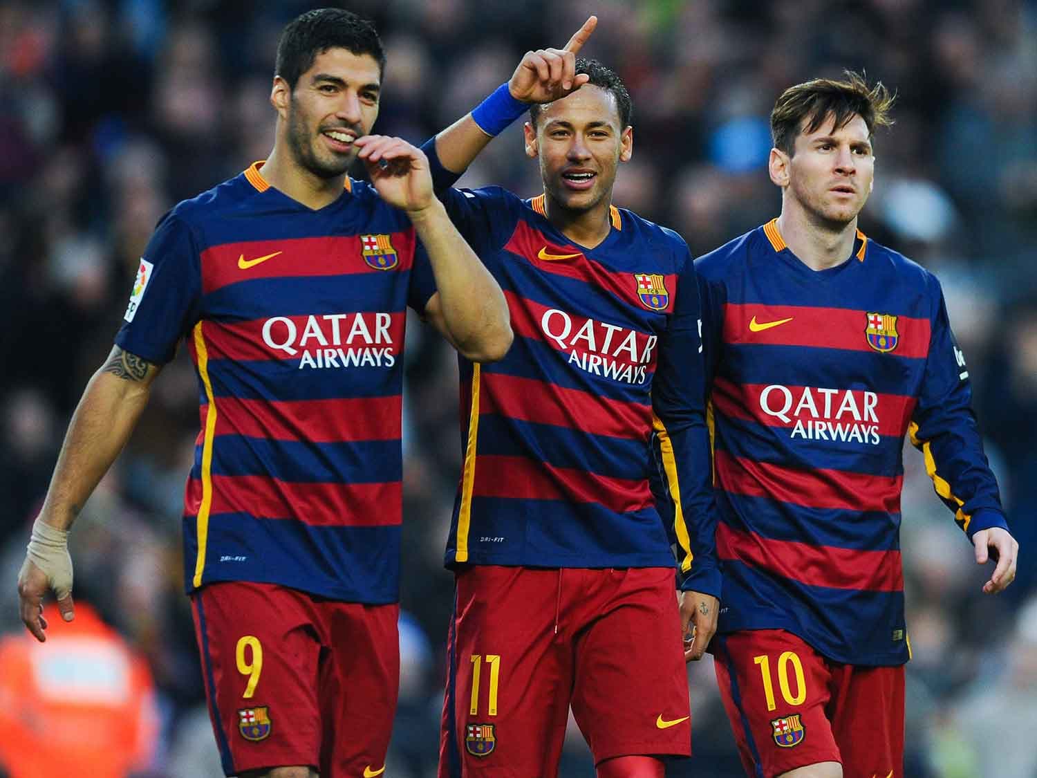 Dani Alves dá o exemplo de Neymar: "Todos os jogadores, e quero dizer todos, que deixaram o Barcelona lamentaram"