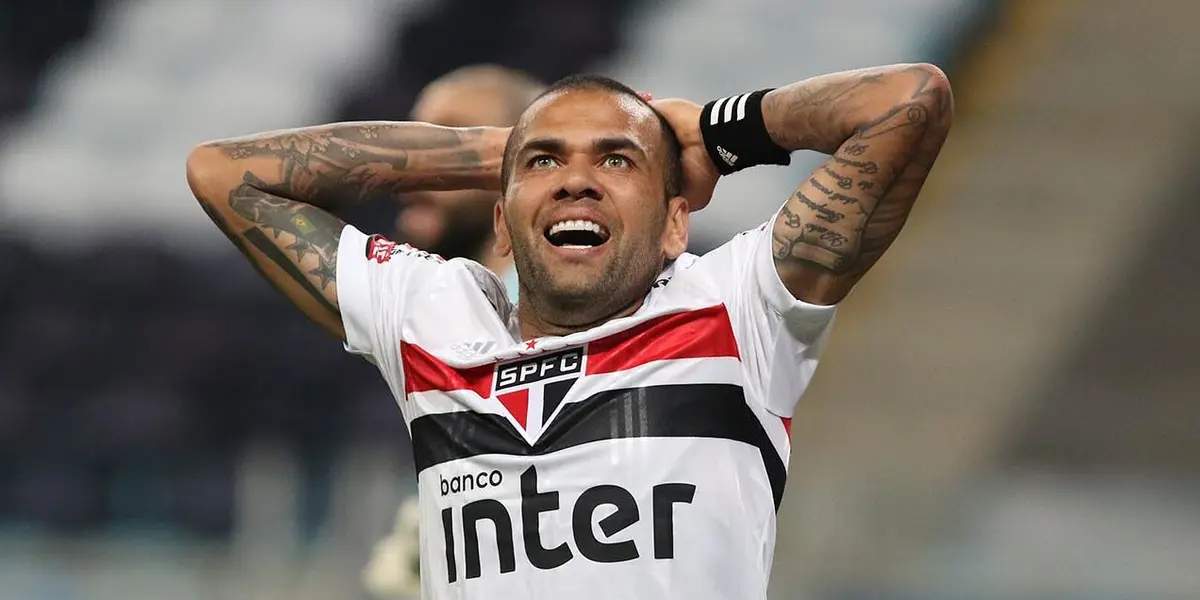 Daniel Alves abriu o jogo sobre o São Paulo e revelou a maior frustração em ter vindo ao Brasil para atuar por seu time de coração