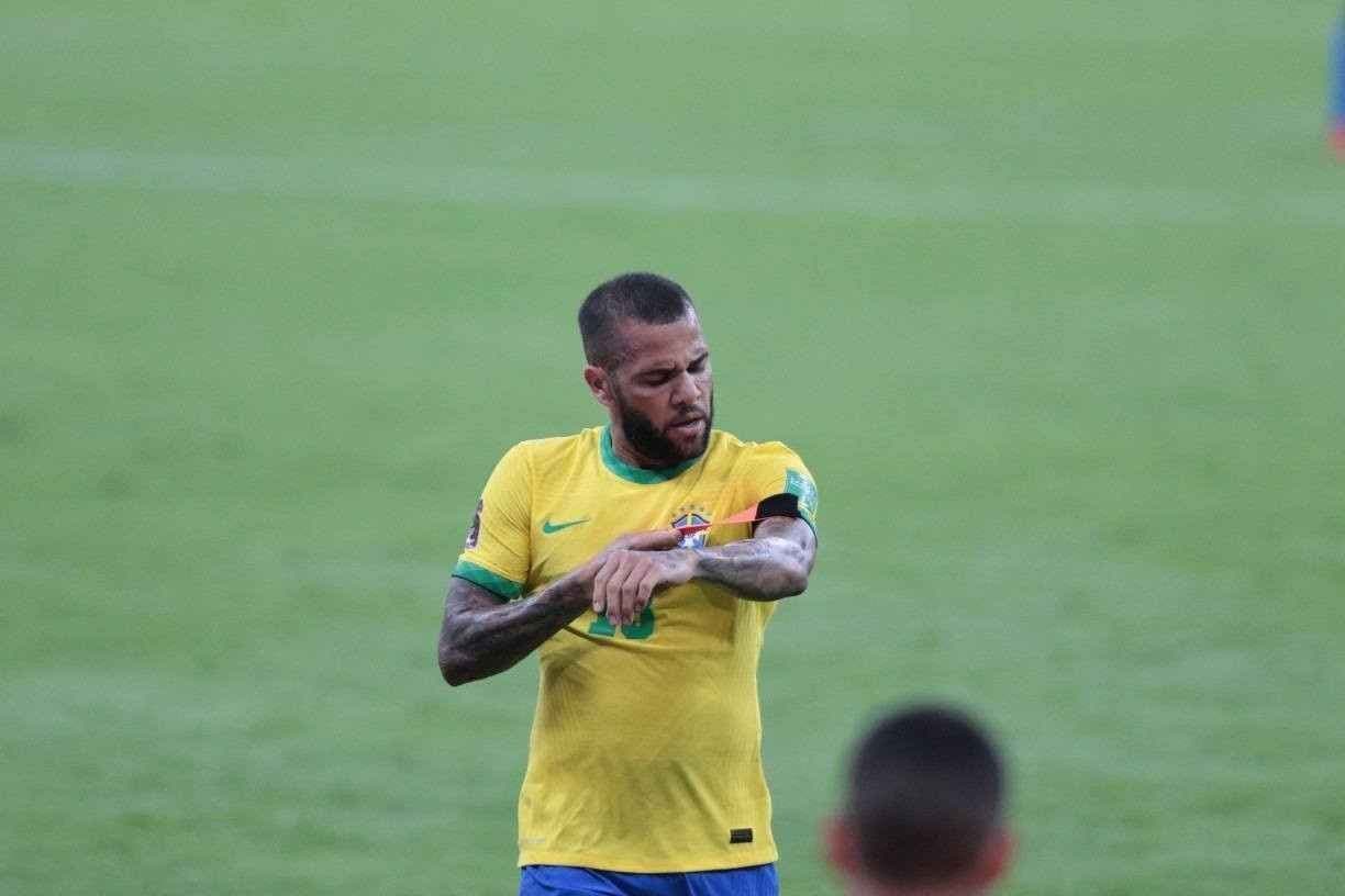 Daniel Alves anunciou na última semana que ficará parado até o fim do ano e a pergunta que fica é sobre onde será o futuro do craque em 2022