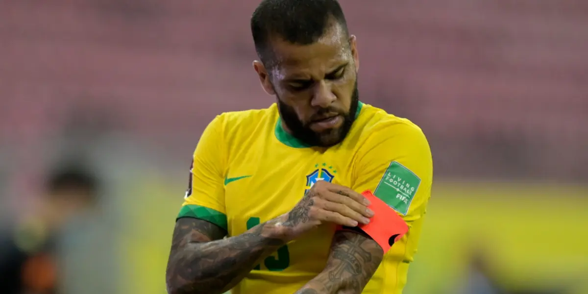 Daniel Alves anunciou que não voltará a jogar em 2021 e Tite deixou um recado para o lateral direito