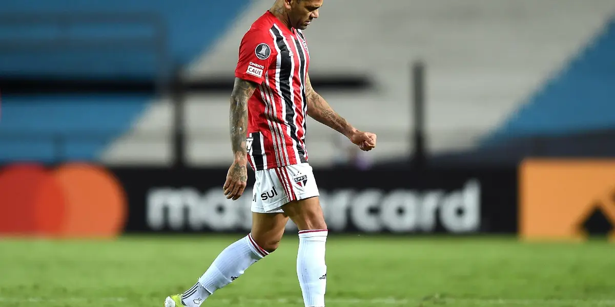 Daniel Alves completa 38 anos nesta quinta-feira (8)