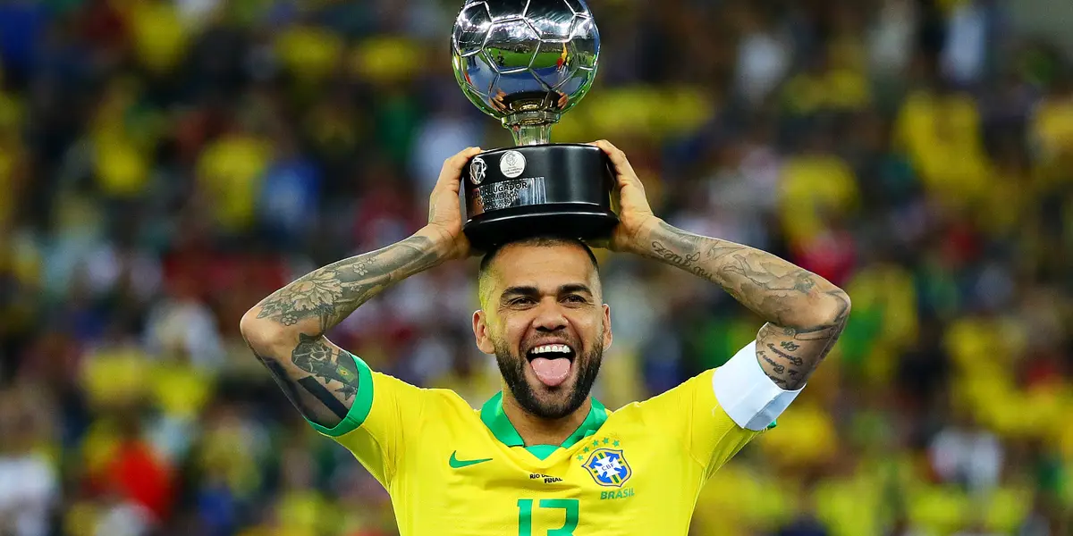 Daniel Alves deixou claro no São Paulo que seu maior desejo é defender o Brasil