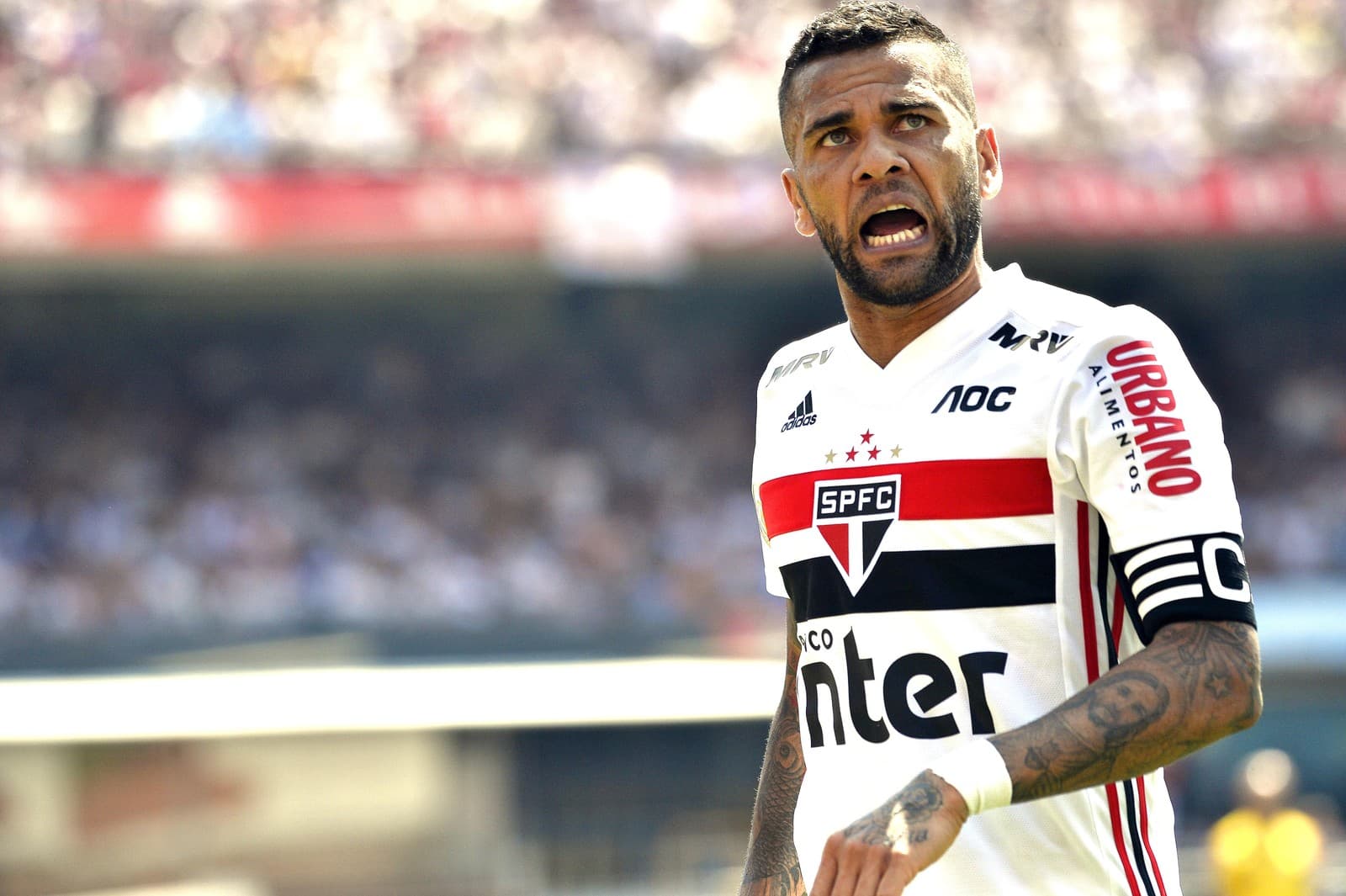 Daniel Alves desabafou sobre o São Paulo e pode dar adeus ao Tricolor a qualquer momento