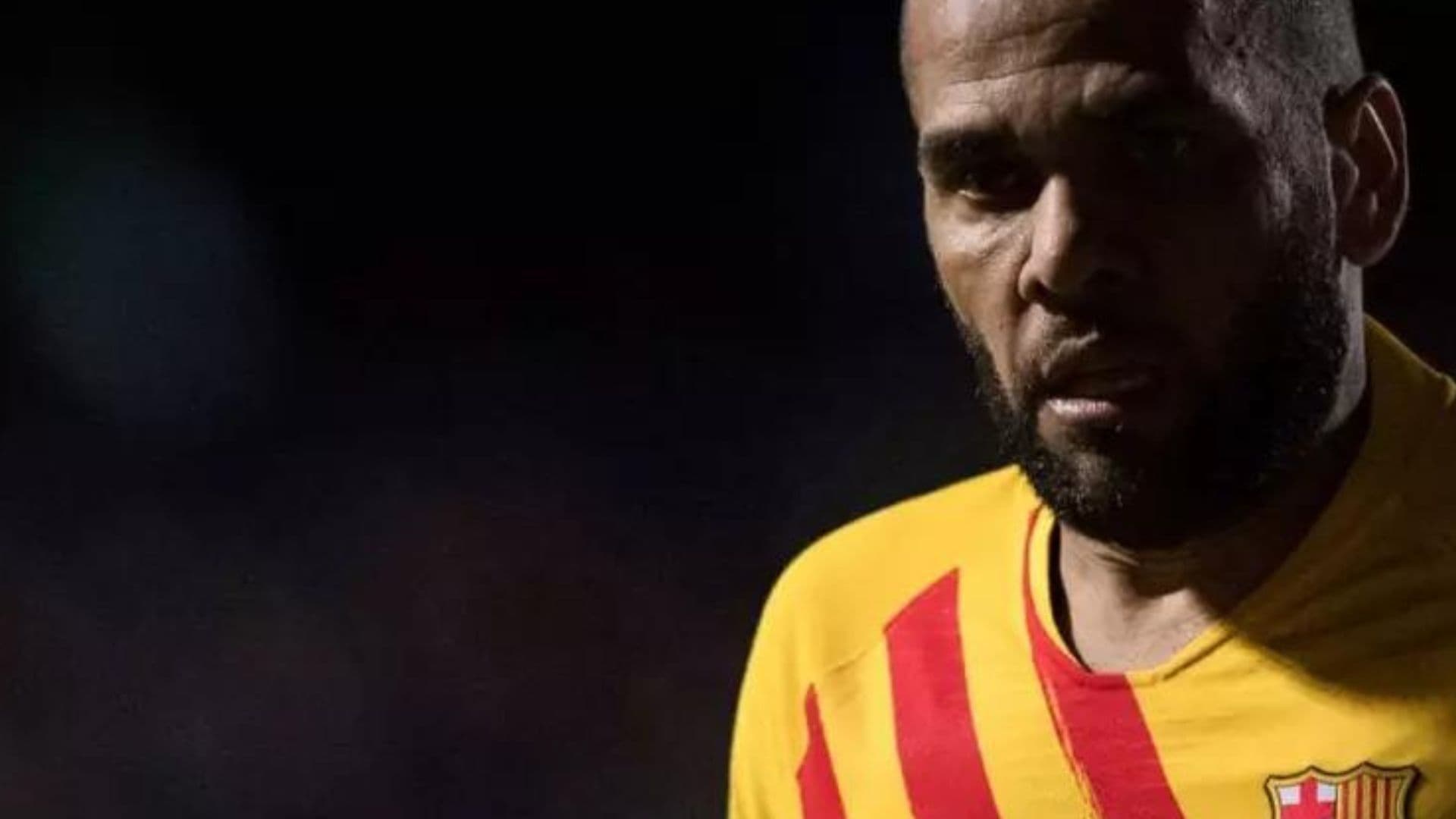 Daniel Alves está detido preventivamente na Catalunha