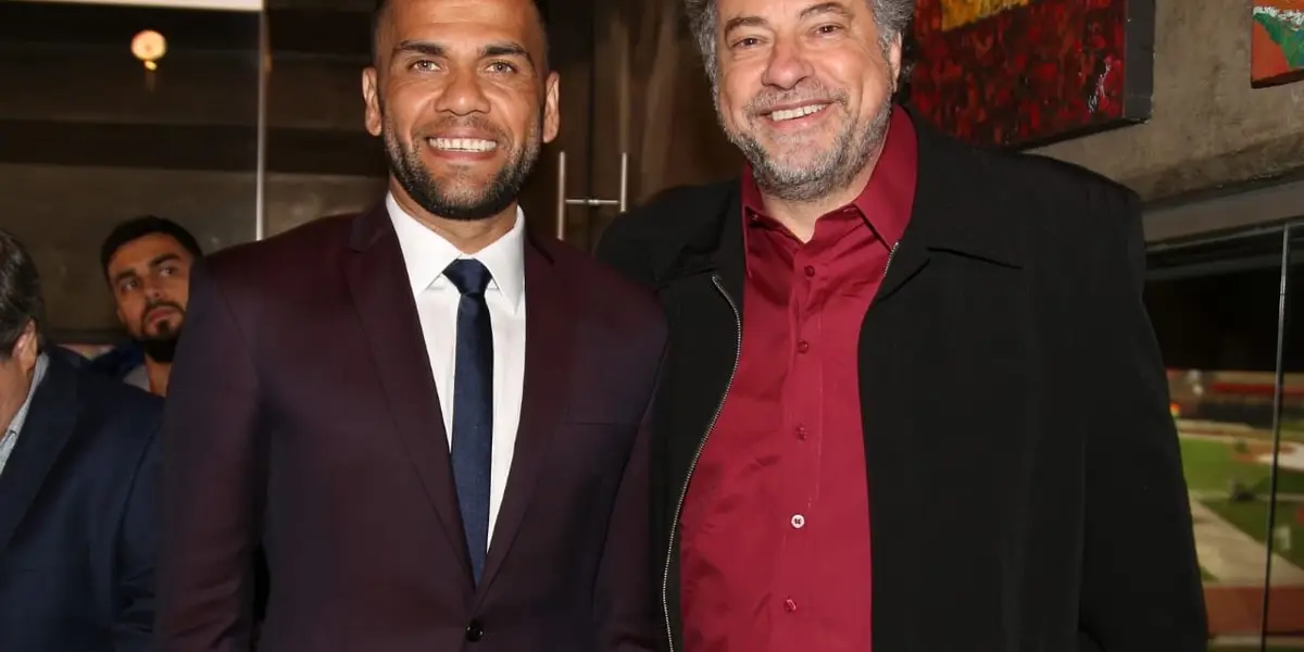 Daniel Alves ficou dois anos no São Paulo, mas presidente só viu a parte negativa da contratação do craque