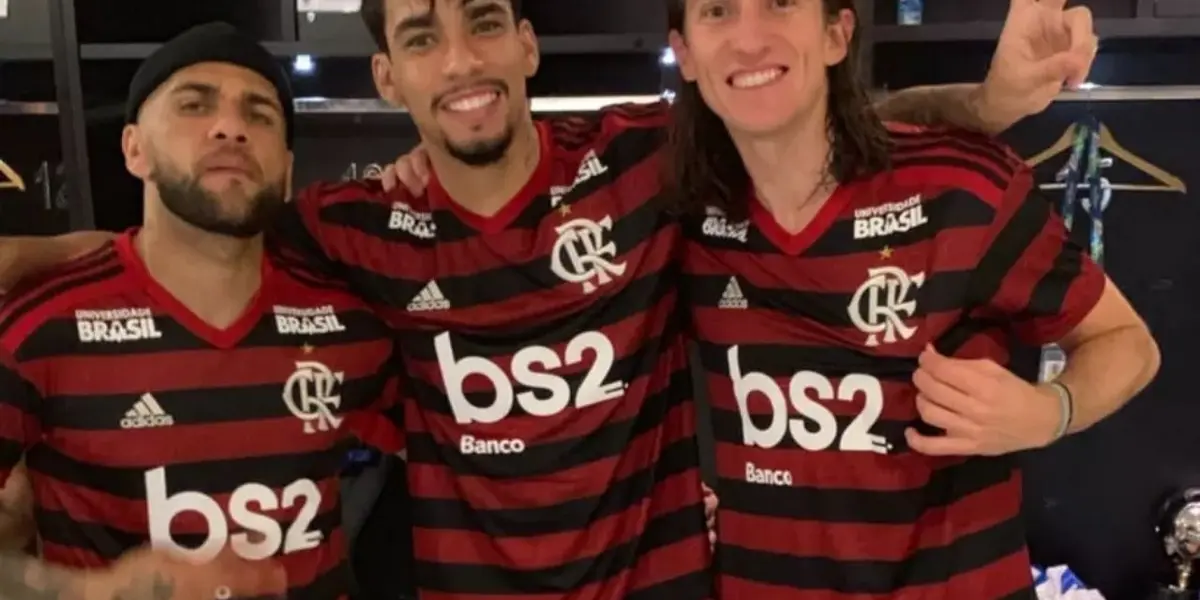 Daniel Alves tem opções restritas no Brasil, mas semifinalistas da Copa Libertadores podem contratá-lo