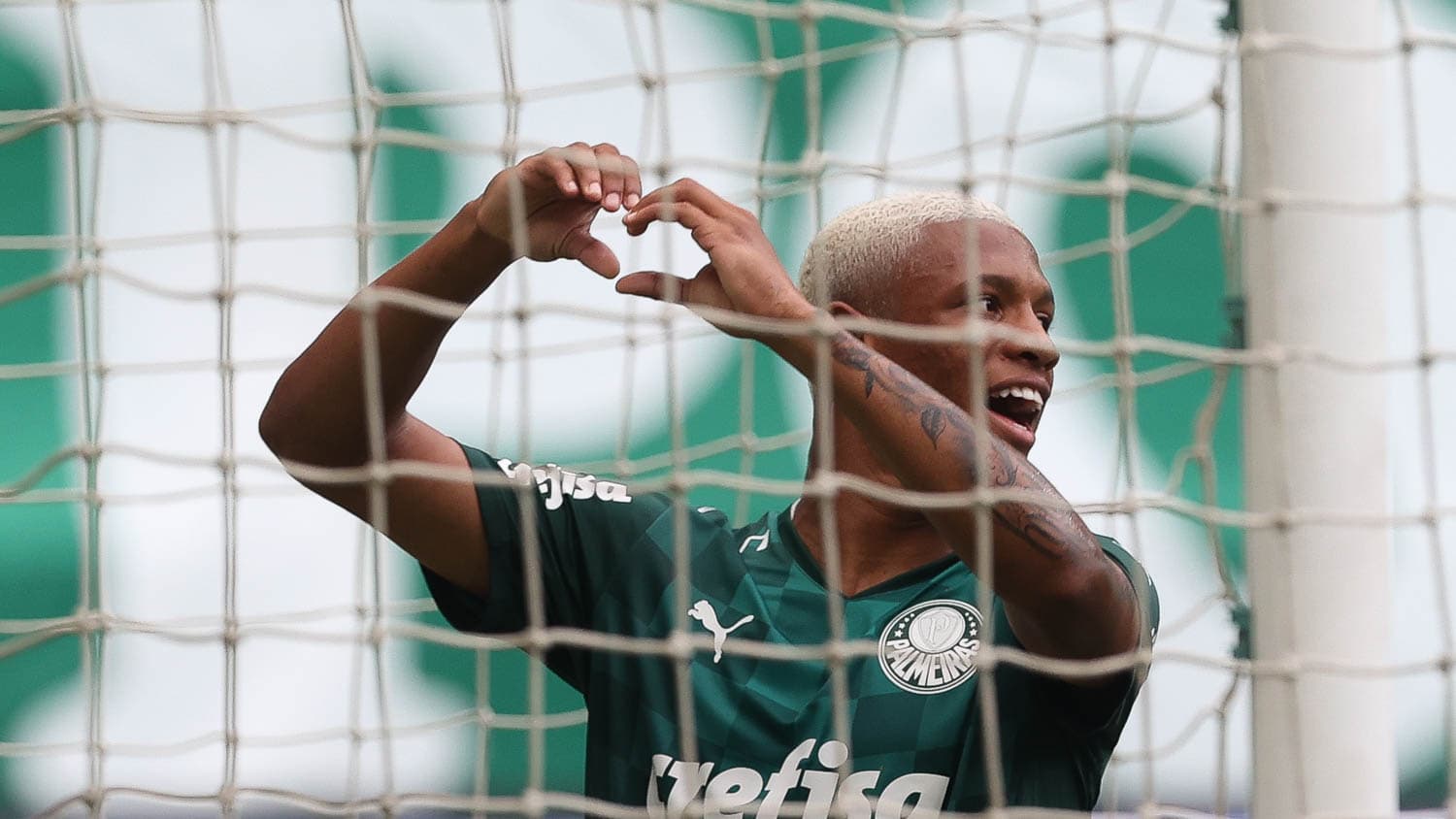 Danilo vive ótima fase no Palmeiras e pode deixar o Verdão em 2022 para jogar no futebol italiano