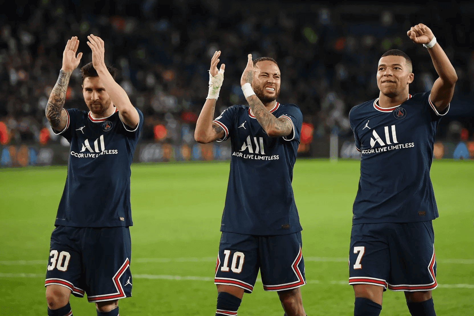 De acordo com o Diário As, atacante do PSG teria se oferecido para jogar no Real Madrid