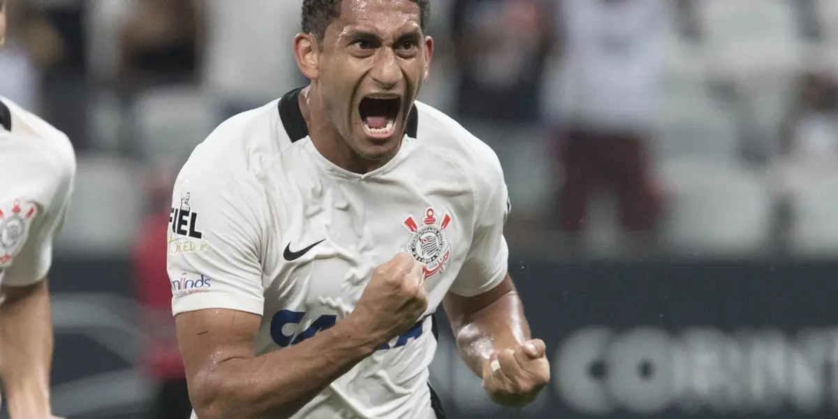 Debandada de jogadores brasileiros do futebol russo pode fazer zagueiro se juntar ao Galo