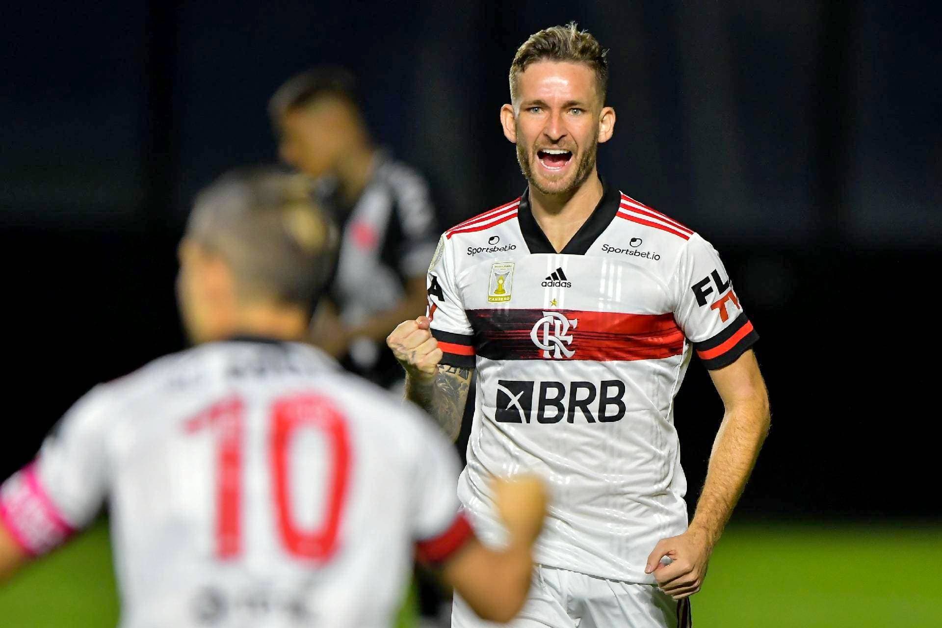 Defesa do Flamengo tem preocupado os torcedores mesmo com Rodrigo Caio