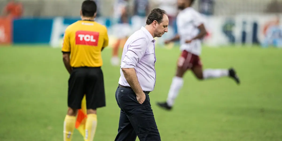 Demissão de Roger Machado aconteceu após péssima sequência de jogos e com a eliminação na Copa Libertadores 2021