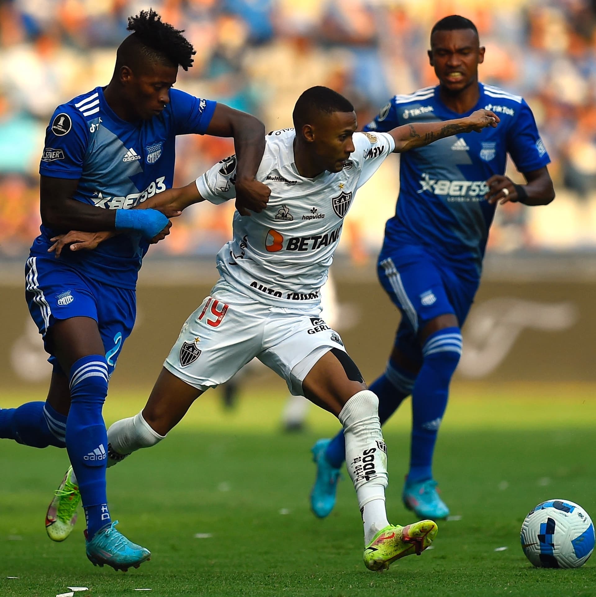 Demora de Antonio Mohamed nas substituições pode custar caro na partida da semana que vem
