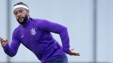 Depay sofre com problemas na justiça