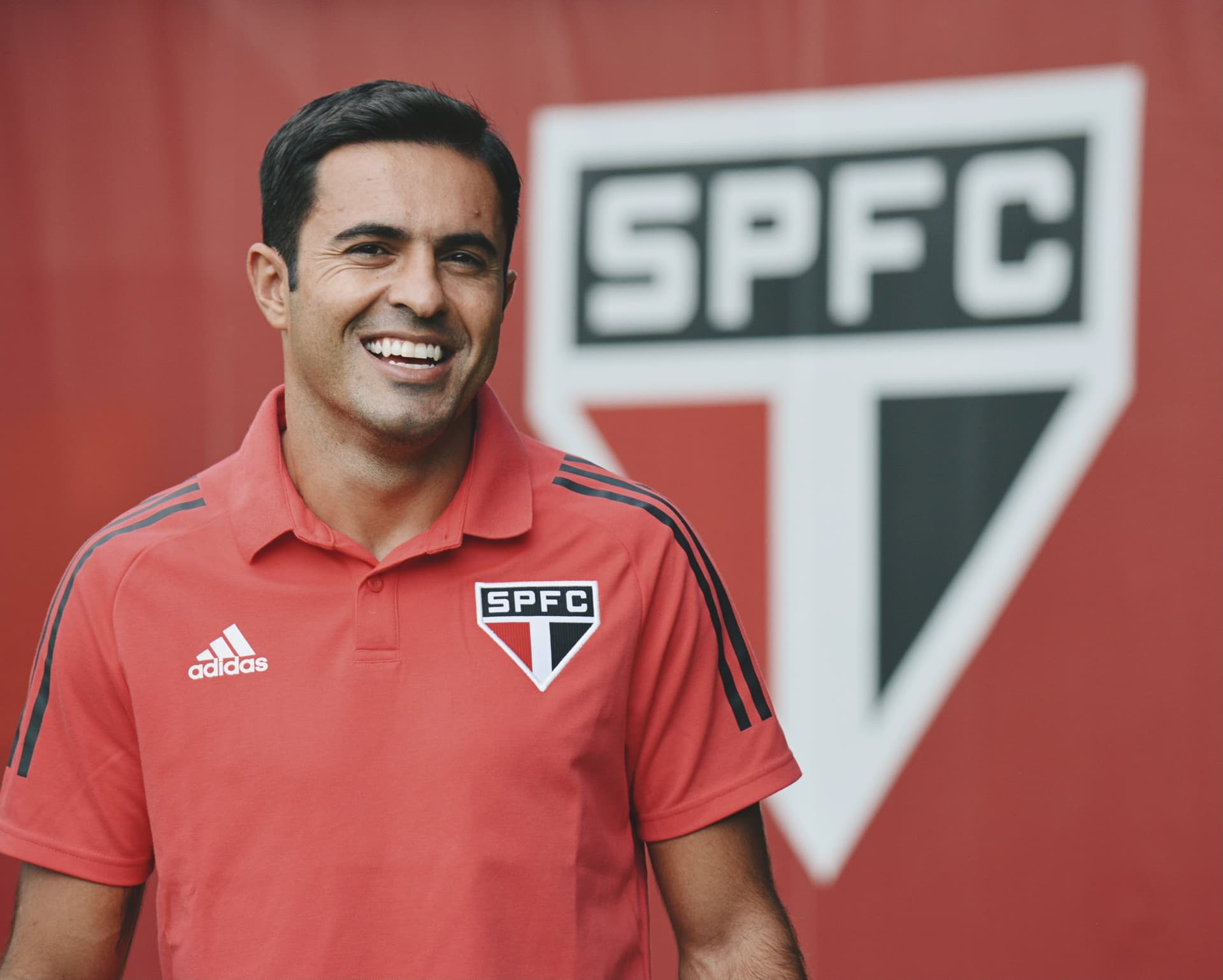 Depois da saída de Daniel Alves e a não renovação de Arboleda, Éder pede para sair do São Paulo