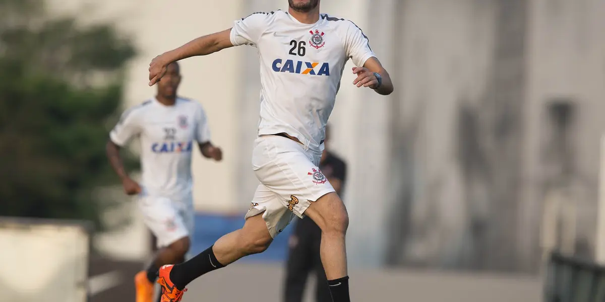 Descartado pelo Flamengo, Renato Augusto só pensa no Corinthians