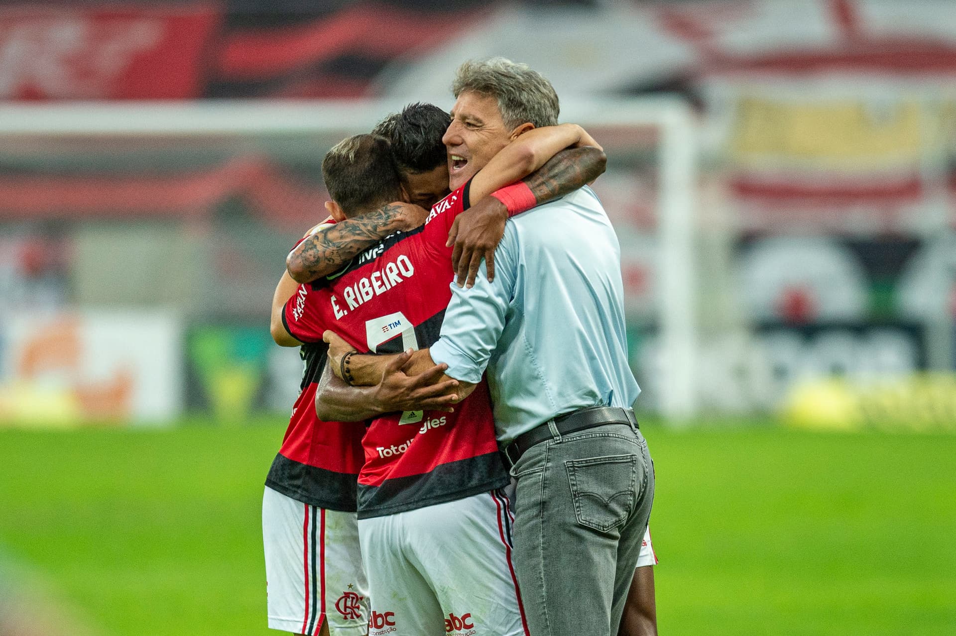 Desempenho de Everton Ribeiro na Seleção Brasileira complica ainda mais a vida de Andreas Pereira no Flamengo