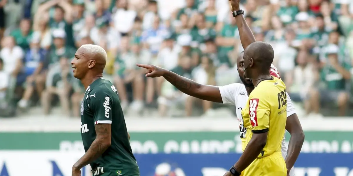 Deyverson irritou os torcedores palmeirenses ao puxar canto do maior rival Corinthians