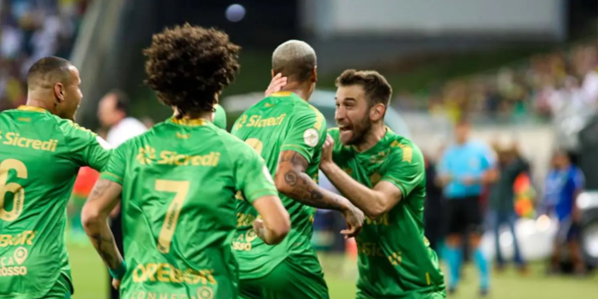 Deyverson não é relacionado nos jogos do Cuiaba e vive momento delicado na carreira