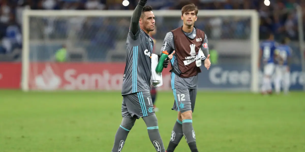 Diego Alves é exposto por ex-técnico do Flamengo e cria clima tenso na Gávea após ser barrado