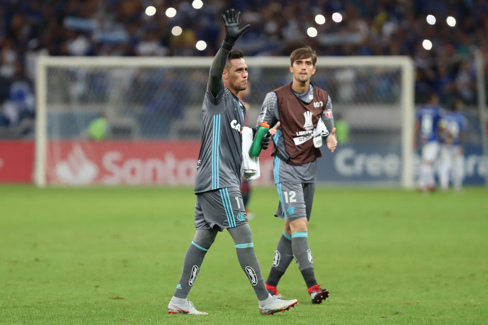 Diego Alves é exposto por ex-técnico do Flamengo e cria clima tenso na Gávea após ser barrado