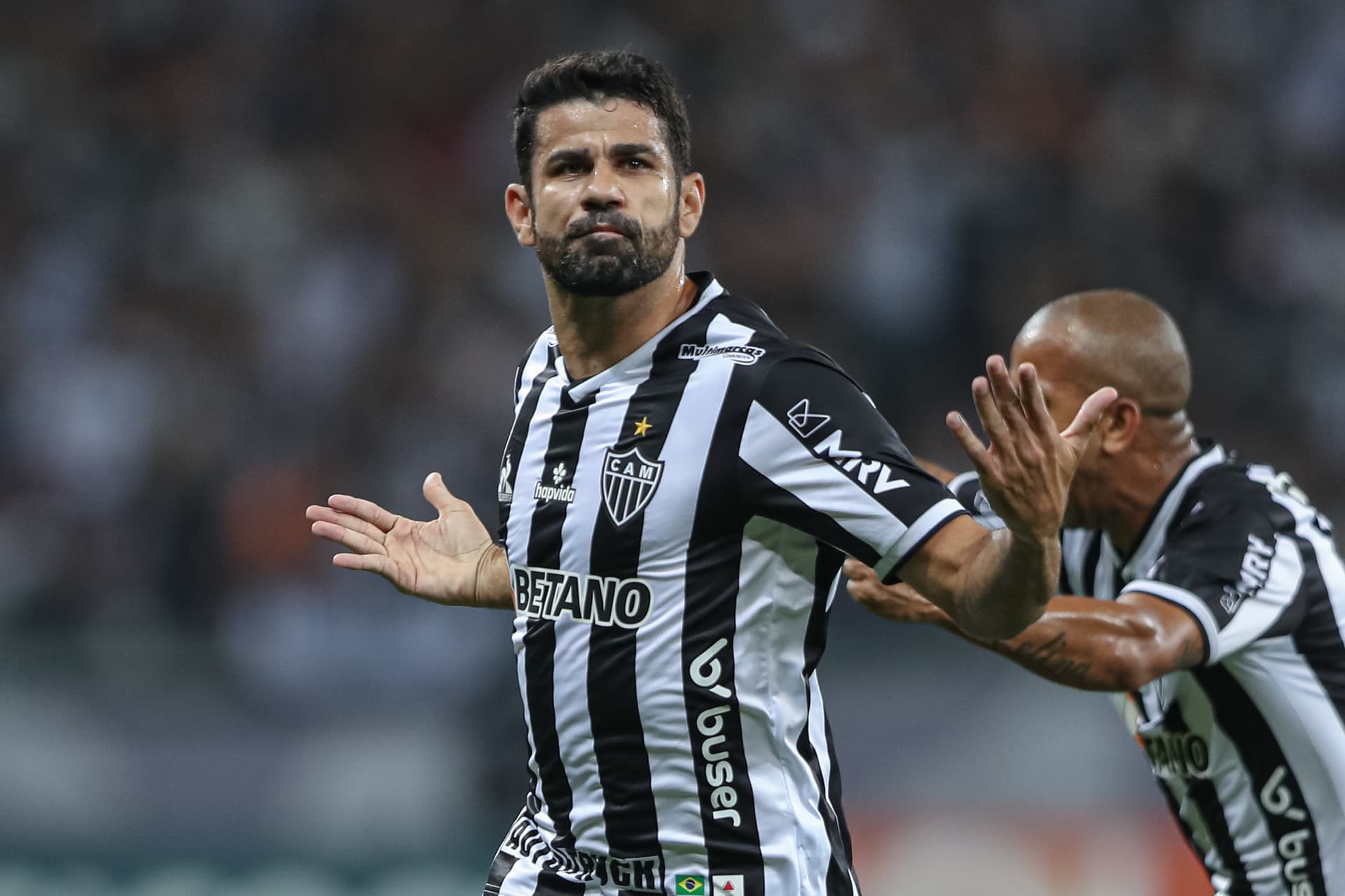 Diego Costa está mais propenso a permanecer no futebol brasileiro e Corinthians pode se aproveitar