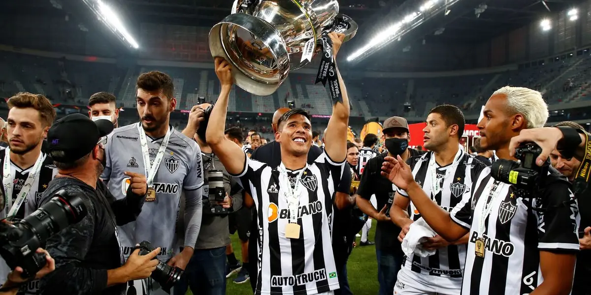 Diego Godín não esteve à altura do Atlético Mineiro.