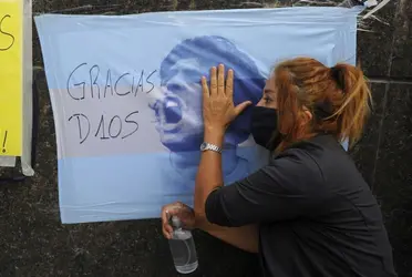 Diego Maradona está um mês após sua morte
