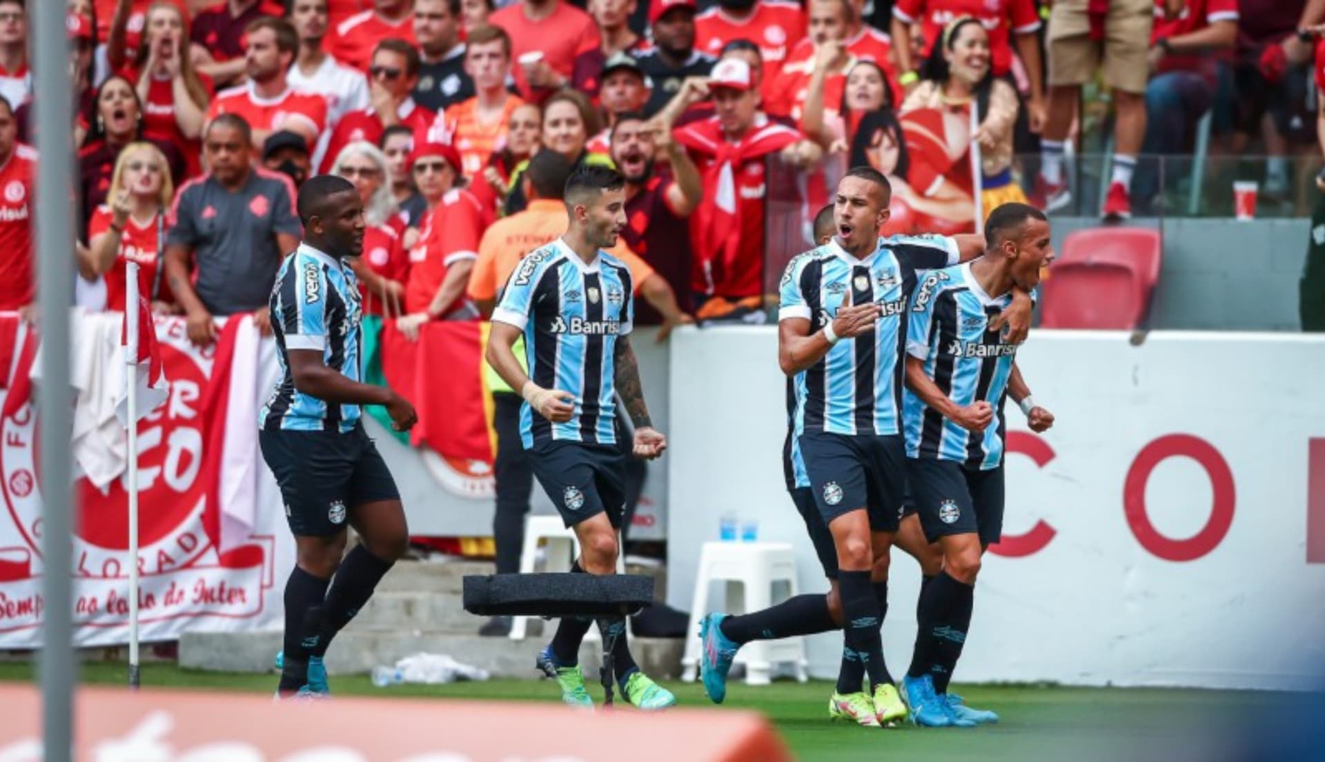 Diego Souza, Elias e Bitello fizeram os gols do tricolor