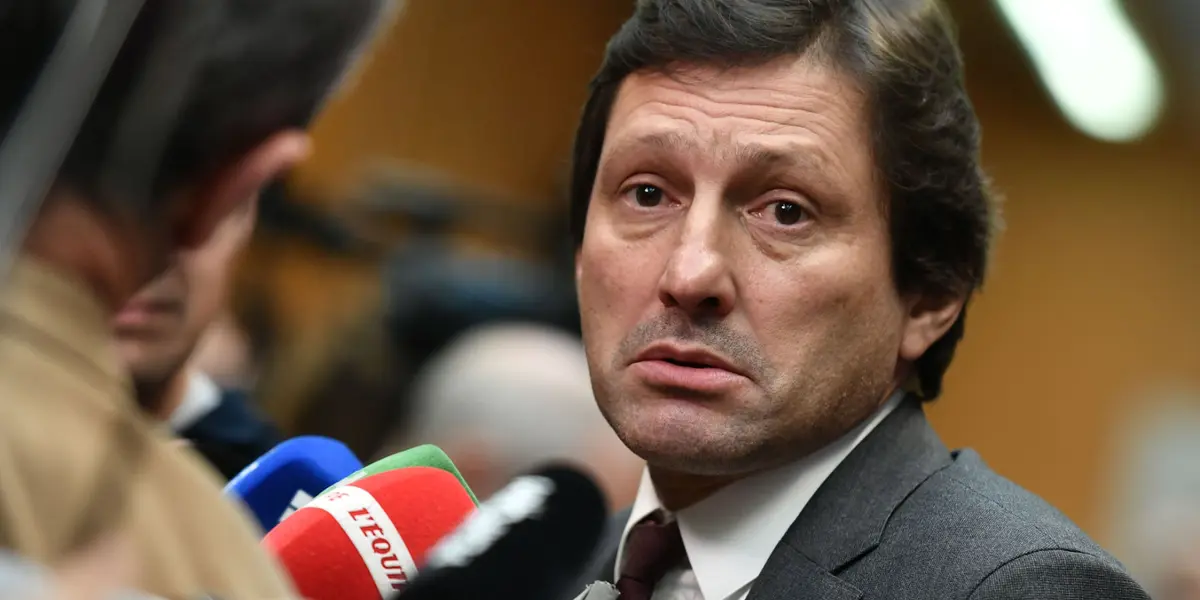 Diretor falou sobre a situação dos três astros do PSG; Mbappé, Messi e Neymar