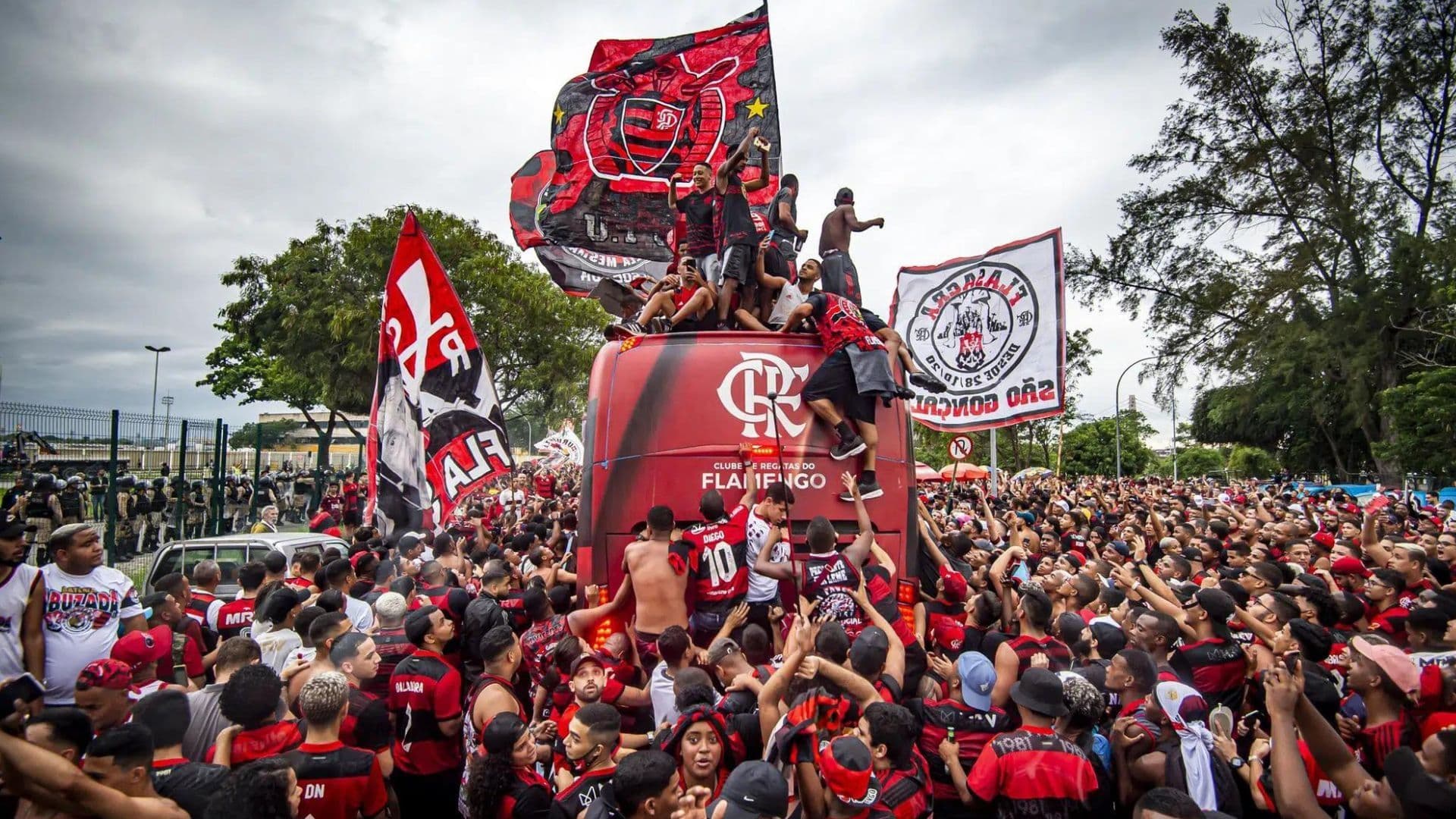 Diretoria da Gávea e o Clube de Marseille acertaram os detalhes da transferência neste sábado