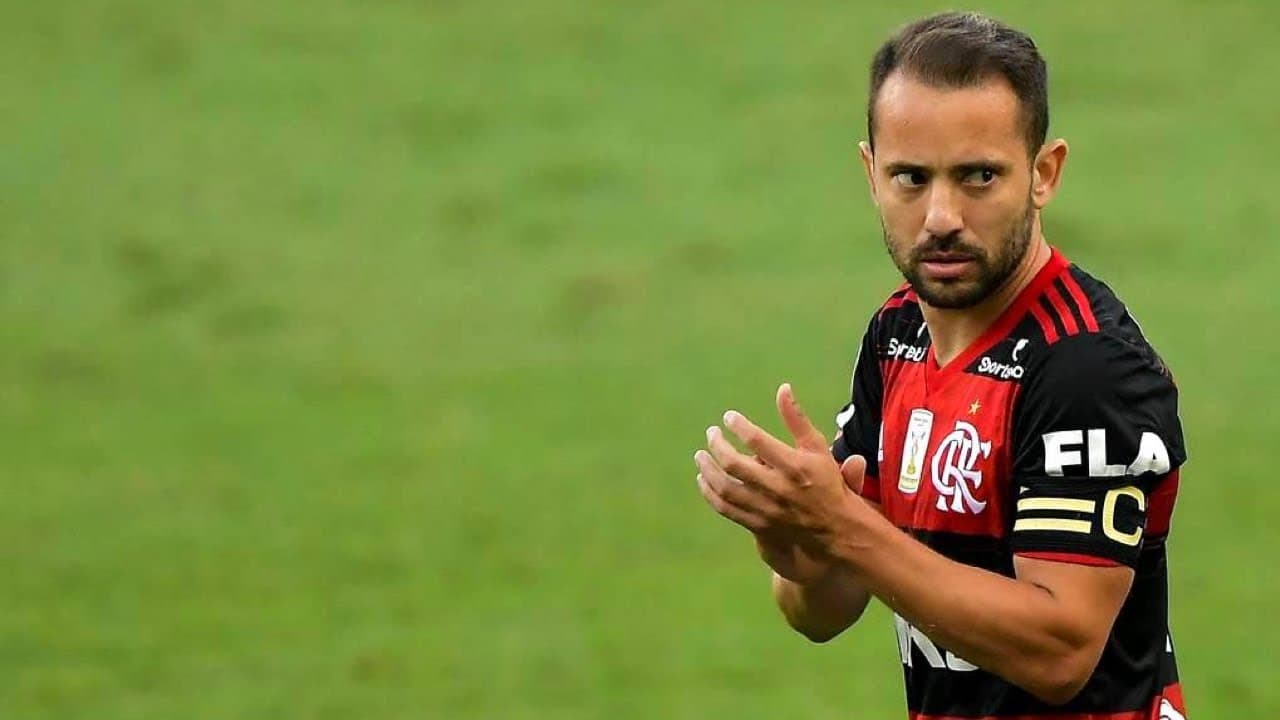 Dirigente fez novas críticas à CBF por conta do calendário 2022 e acabou revelando ssituaçao de Everton Ribeiro