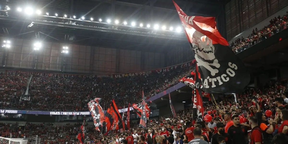 Dirigente saiu bastante irritado da coletiva