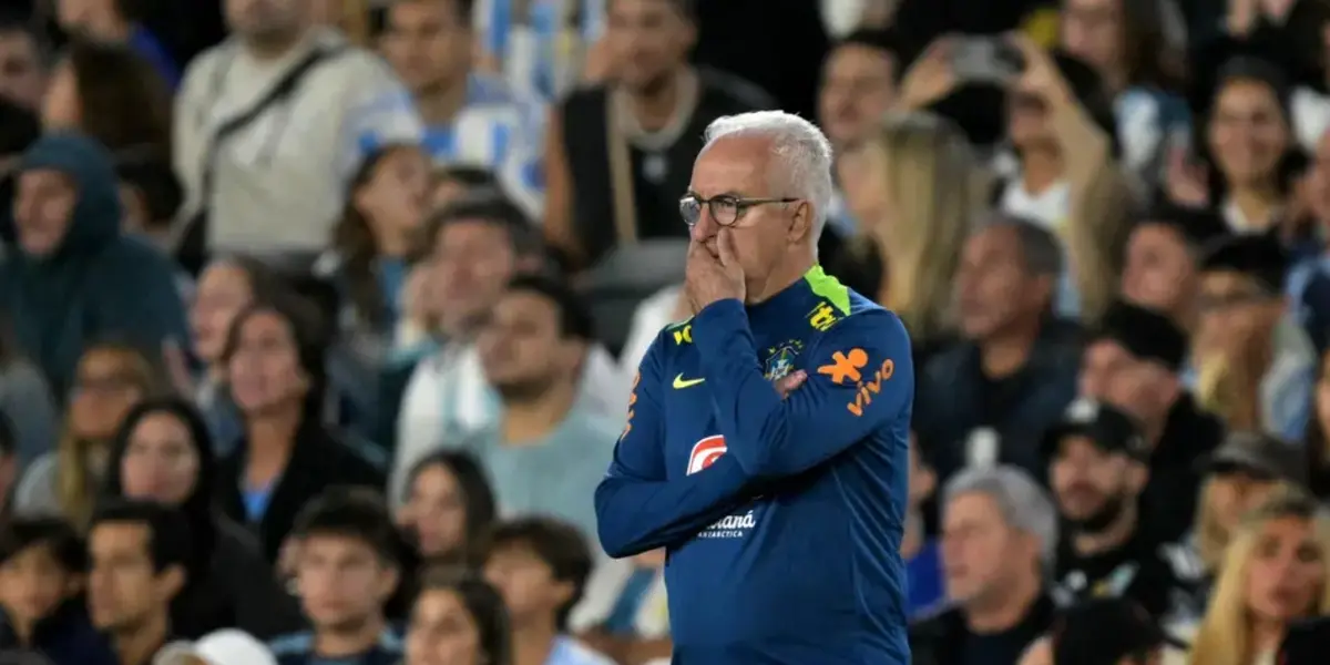 Dorival Júnior durante Argentina x Brasil (Foto: JUAN MABROMATA / AFP)