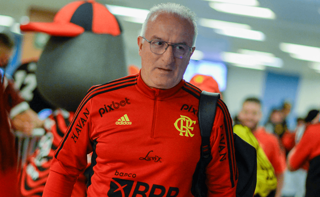 Dorival Júnior volta ao São Paulo depois de mais de quatro anos afastado. No primeiro dia de trabalho, o técnico aproveitou a estrutura
