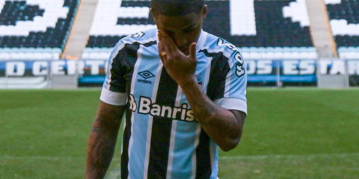 Douglas Costa será desfalque do Grêmio por casamento