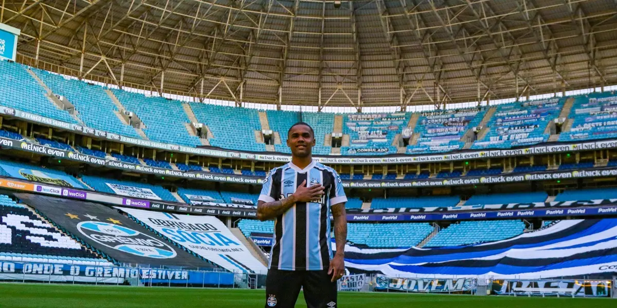 Douglas Costa voltou com tudo ao futebol brasileiro