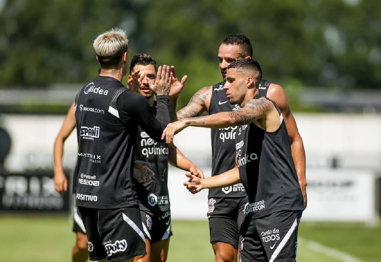 Du Queiroz marcou mais uma vez para o Timão nesse início de temporada; Roger Guedes fez o outro