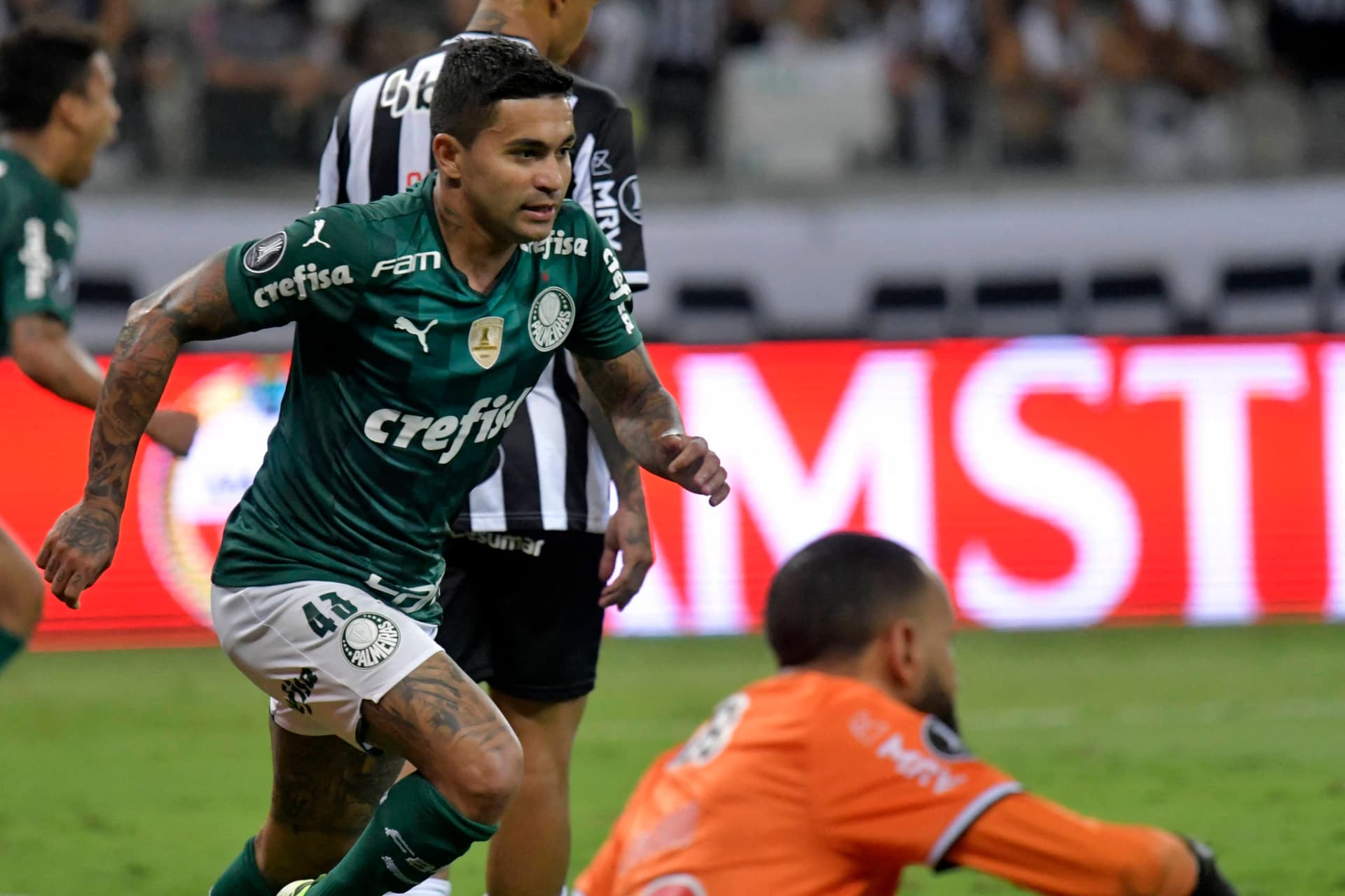 Dudu ataca Atlético-MG por querer anular seu gol pela Copa Libertadores, o da classificação alviverde para a grande final
