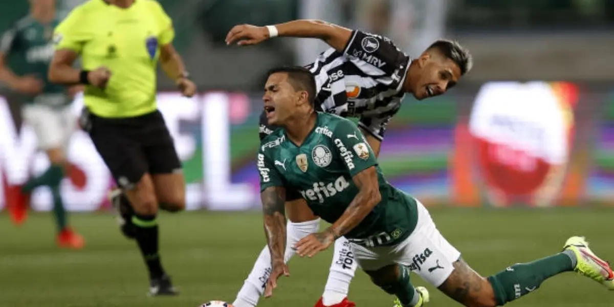 Dudu foi substituído no começo do segundo tempo e deixou claro que detestou a mudança de Abel Ferreira