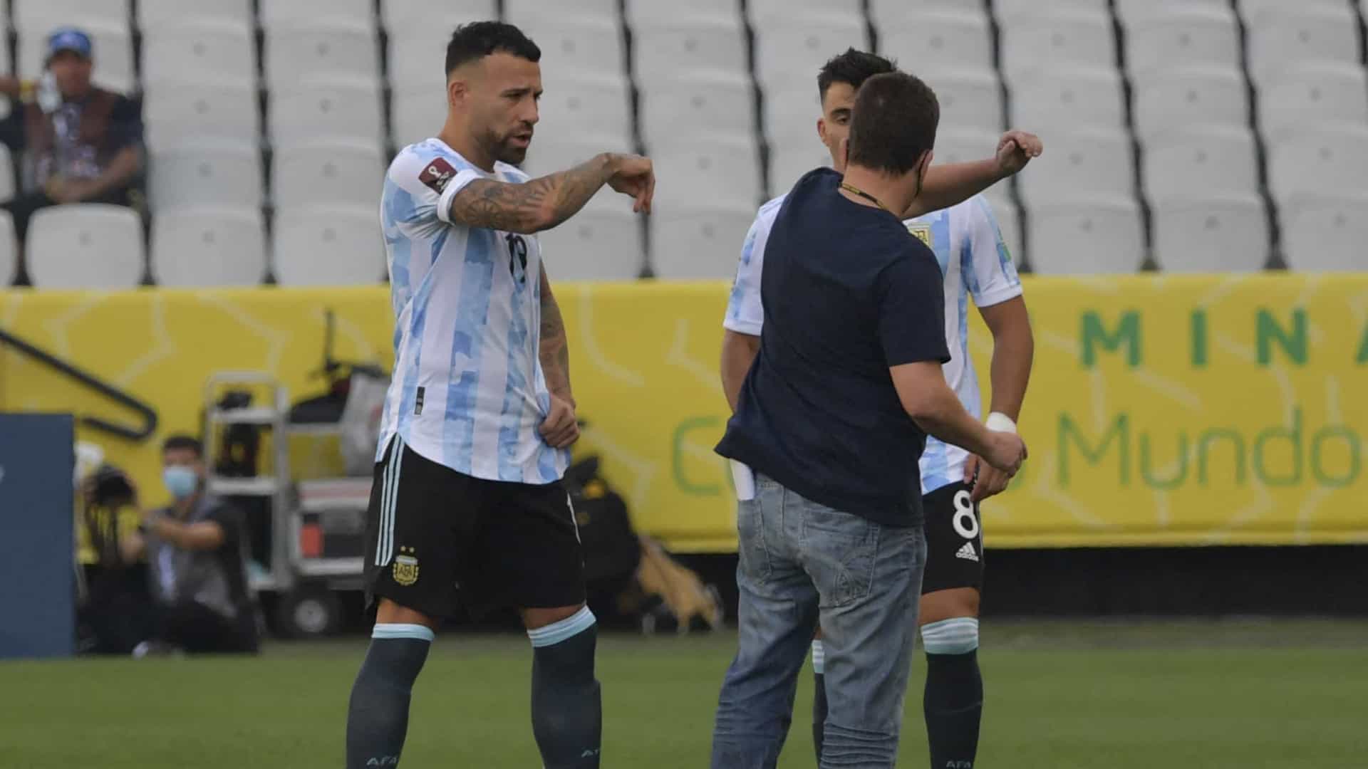 Dupla argentina quase partiu para as vias de fato com agente da Anvisa; partida foi interrompida logo aos cinco minutos de jogo