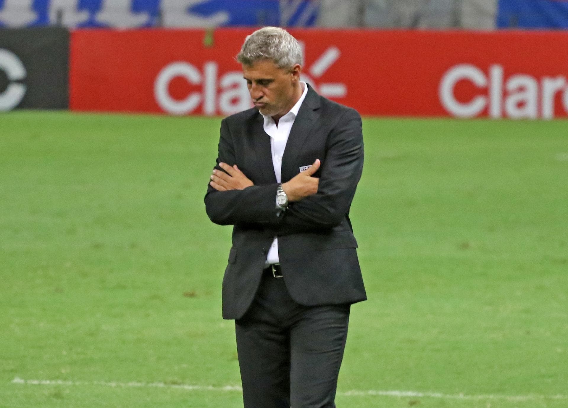 Durante coletiva, técnico falou que o time merecia vitória, mas mostrou descontentamento