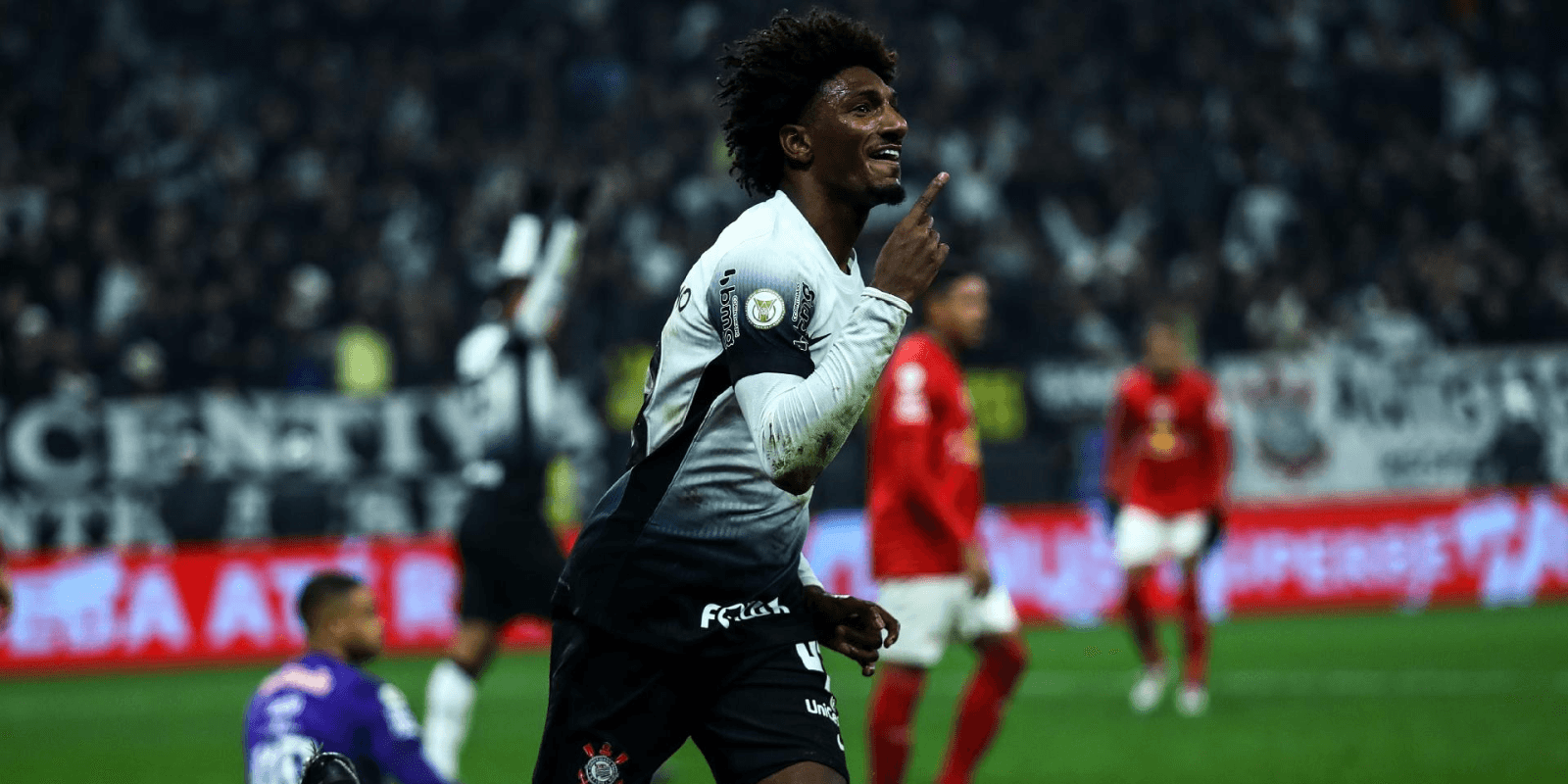 É esse o jogador que o Corinthians tem problemas para renovar (Foto: Corinthians)