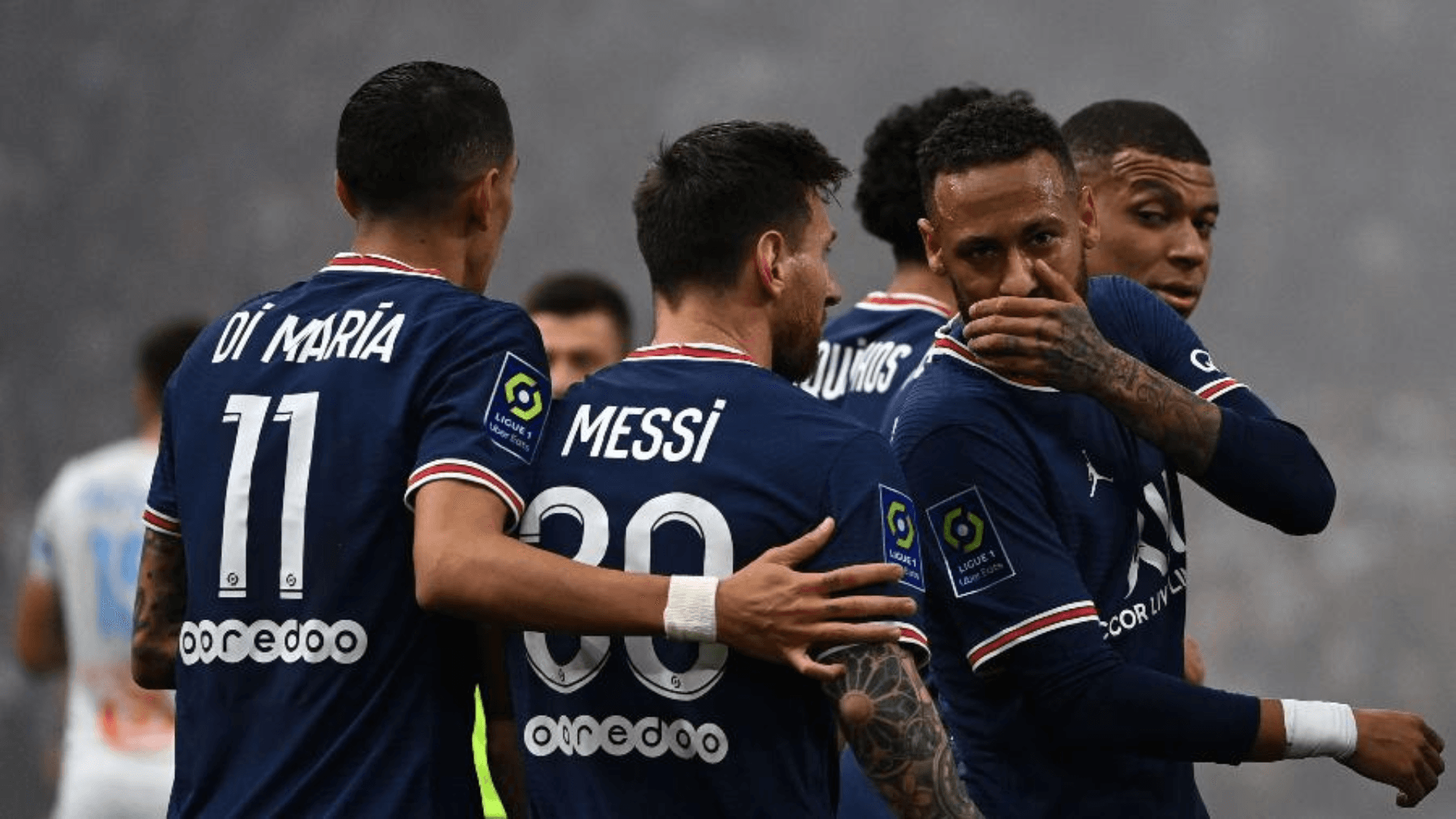 Ele atuou com Neymar, Di María e até com Messi, e agora se lançou na música
