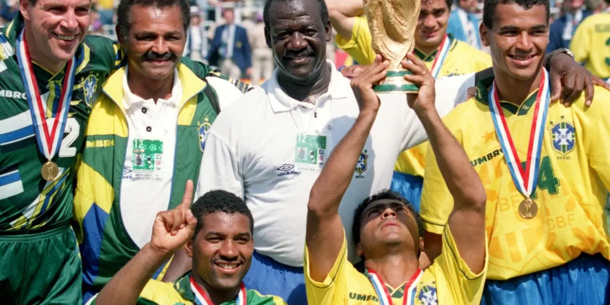 Ele foi revelado pelo Flamengo, onde ganhou destaque e projeção no futebol brasileiro