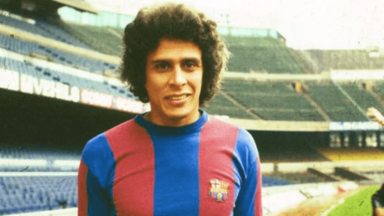 Ele já foi técnico de rival do Barça, jogou com lenda do Vasco e tem um filho que defende a seleção espanhola