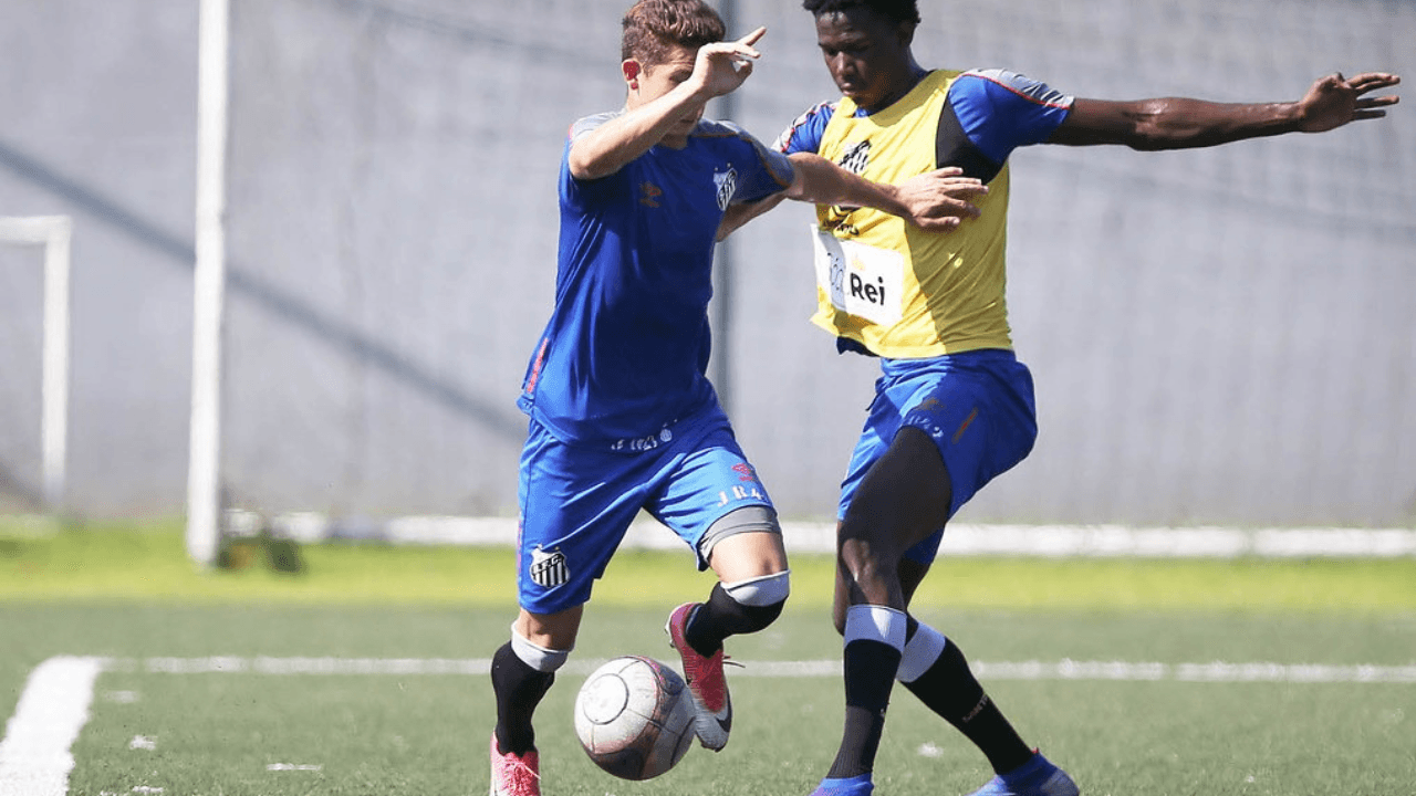 Ele jogou até na seleção, mas nunca como profissional pelo Peixe