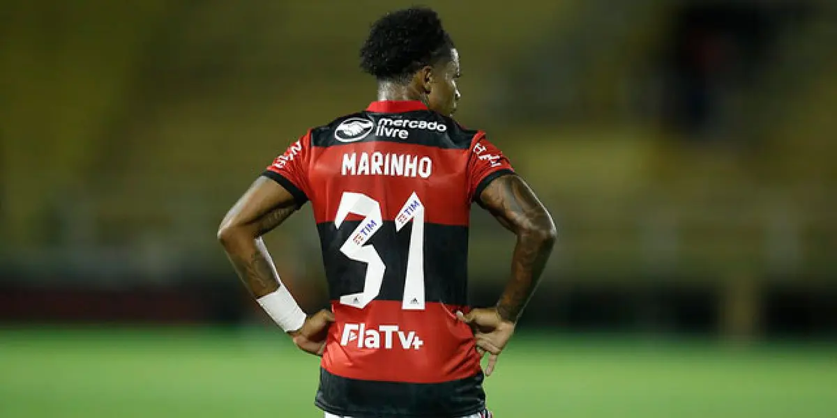 Elenco principal fez sua primeira partida na temporada, junto com o treinador Paulo Souza