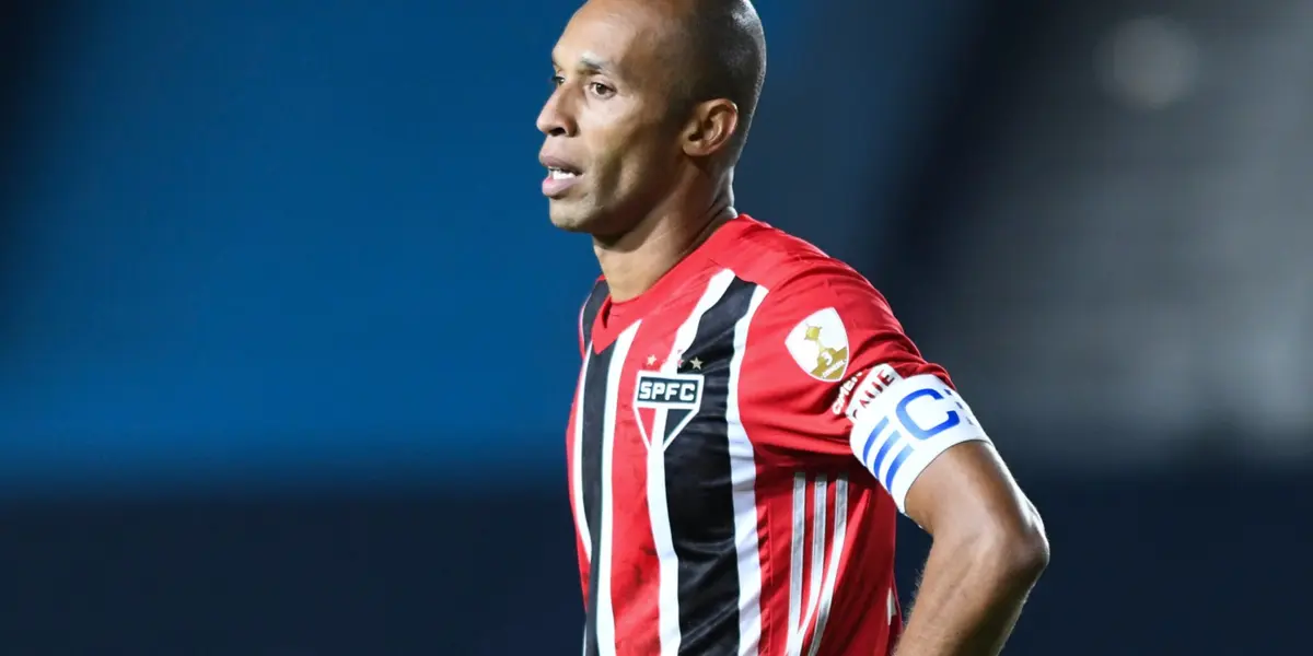 Eliminação do São Paulo fez Miranda desabafar como jamais tinha acontecido na passagem do experiente jogador