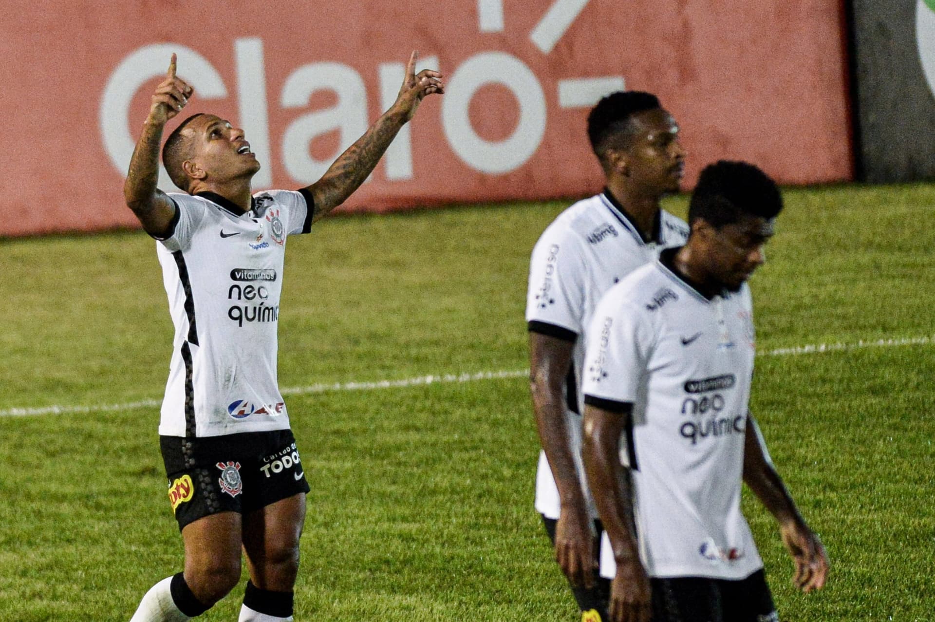Eliminações recentes podem selar saídas do Corinthians